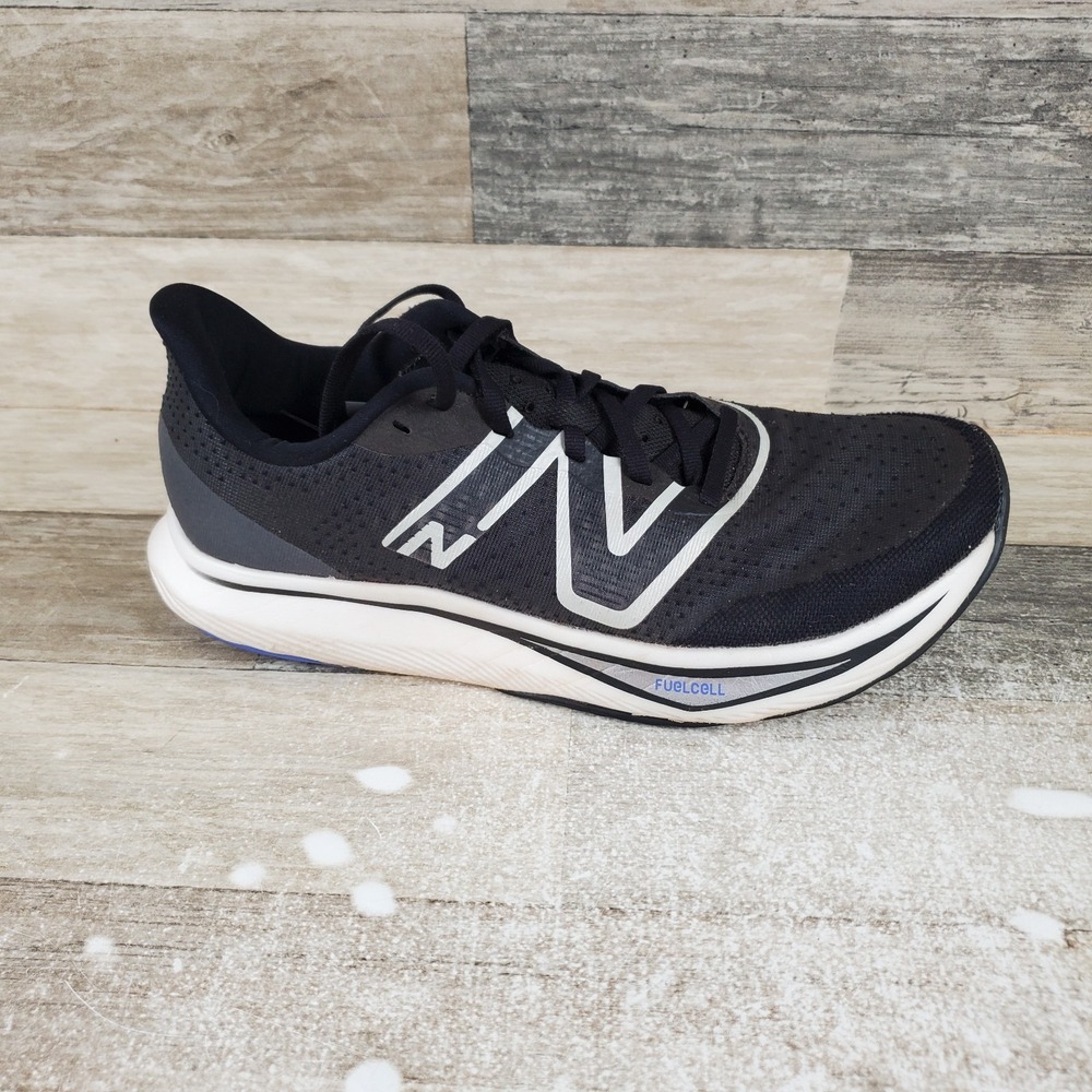 New Balance FuelCell Rebel V3 Womens Shoes Sz 10 Black Lace Up Low Top Sneakers